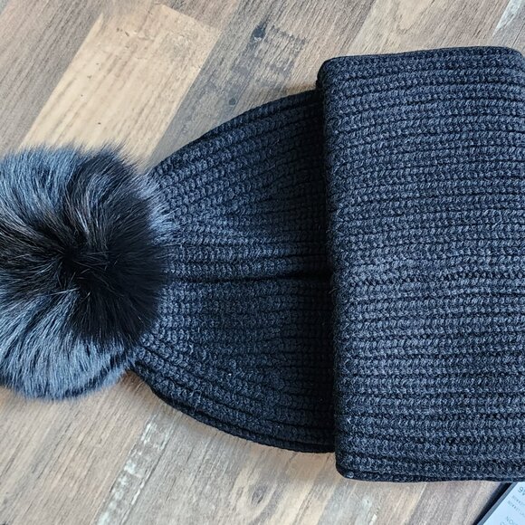 Yves Salomon 9WAA047XXMARD Bonnet Laine – Sophisticated Warmth for Cold Days! - Picture 5 of 11